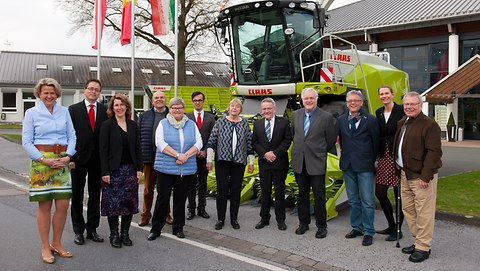 CLAAS Bordesholm 33.850 Euro für Menschen in Not CLAAS Deutschland