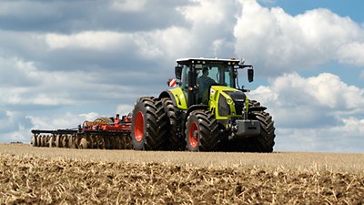 AXION 800 Stage V
